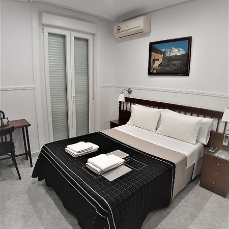 Hostal Dulcinea Madrid Dış mekan fotoğraf