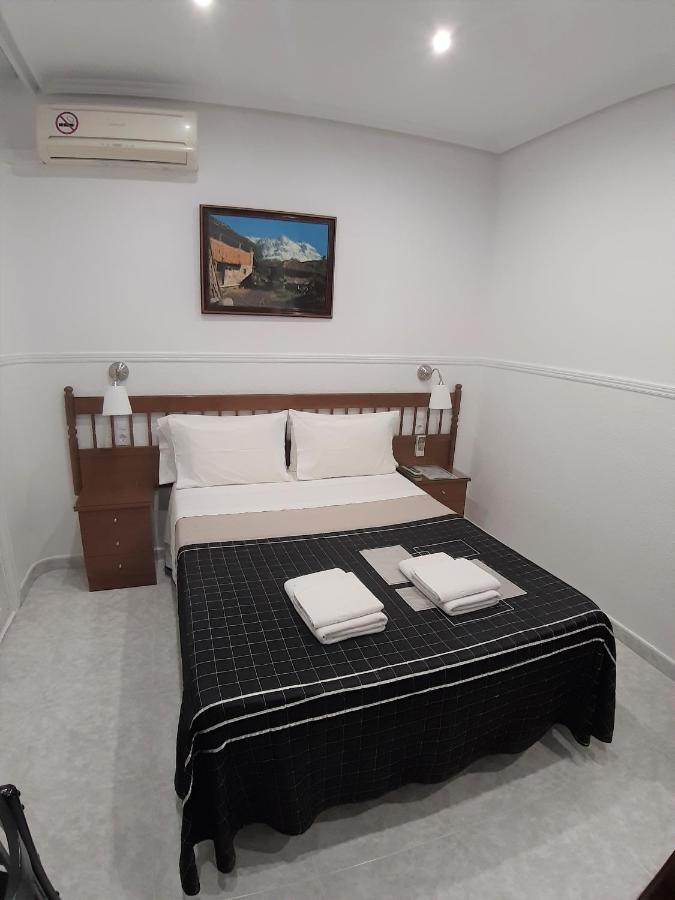 Hostal Dulcinea Madrid Dış mekan fotoğraf