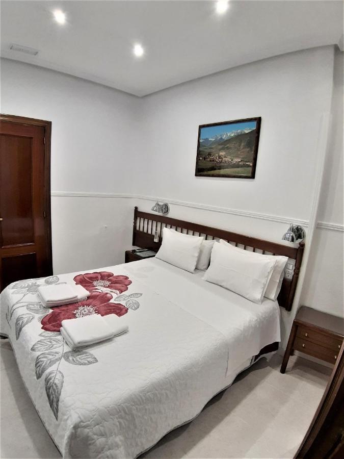 Hostal Dulcinea Madrid Dış mekan fotoğraf