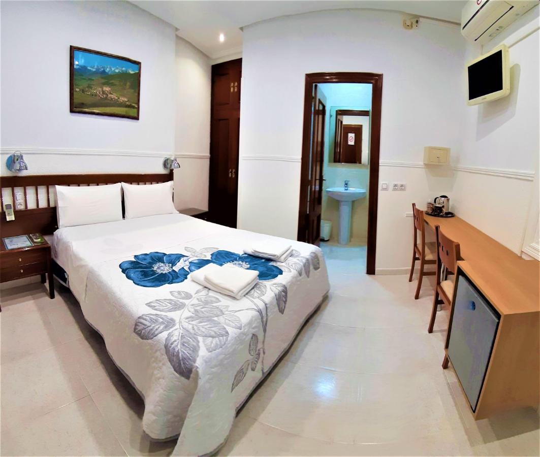 Hostal Dulcinea Madrid Dış mekan fotoğraf