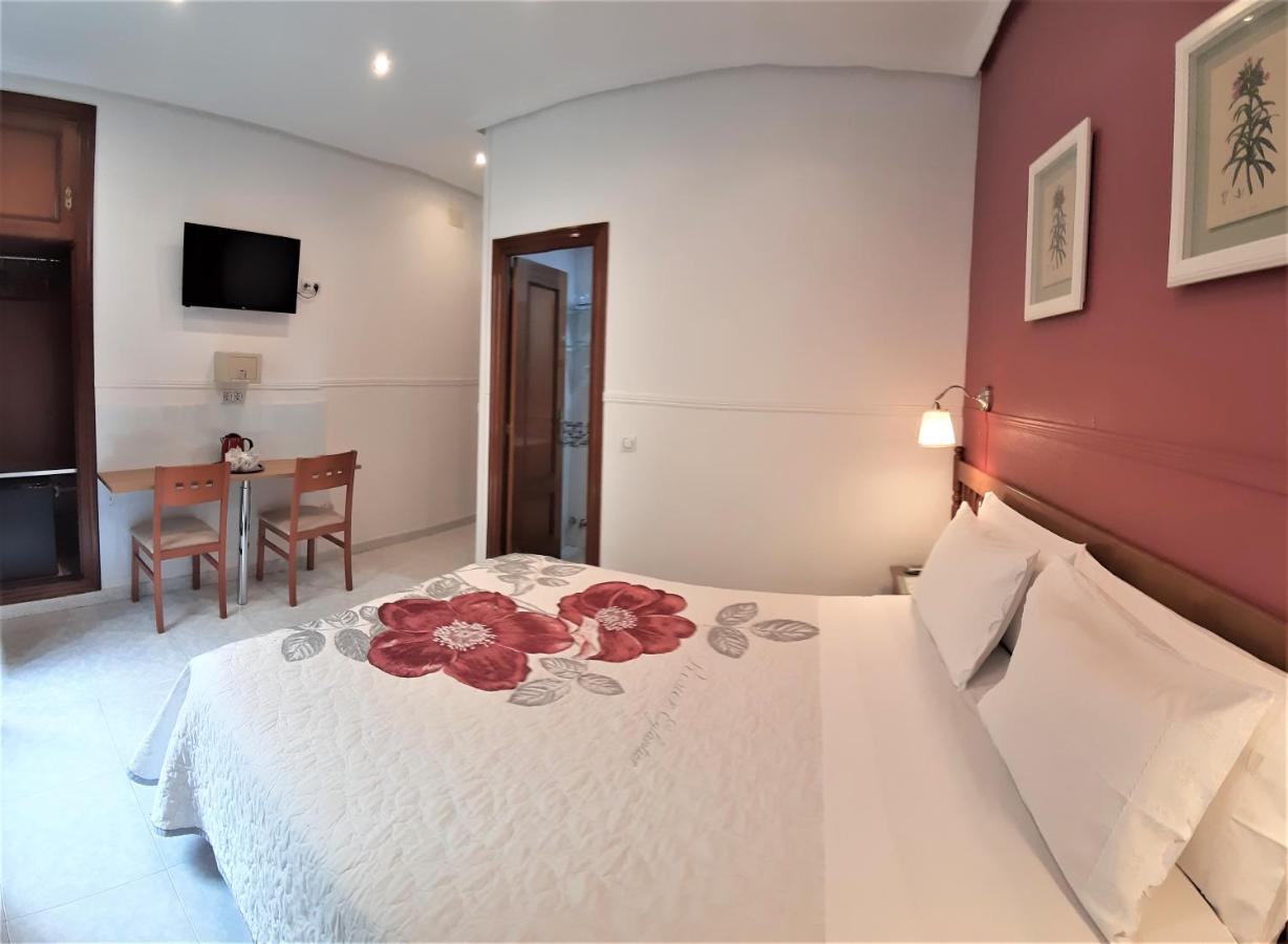 Hostal Dulcinea Madrid Dış mekan fotoğraf